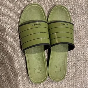 Goats slip ons size 3